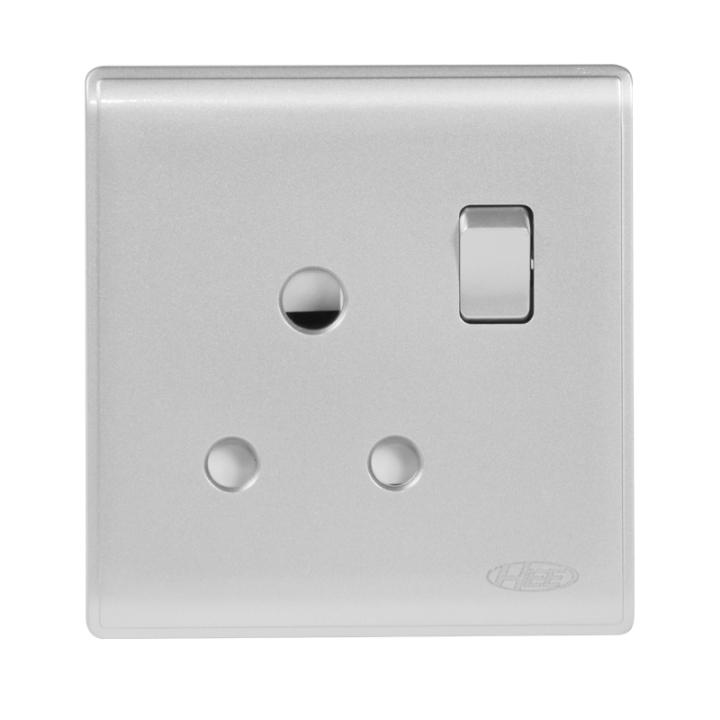 HEE Elegant White 15 Amp 3 Pin Round Socket